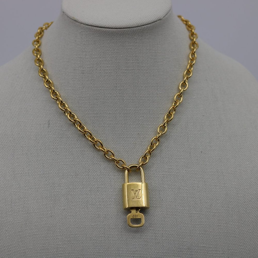 Louis Vuitton Gold Padlock & Key with Second-hand Necklace - Picture 5 of 7